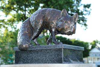 Photo of Little Red Riding Hood sculpture by Del Pettigrew