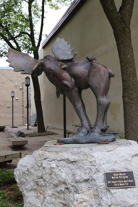 Photo of Ralph Moose sculpture